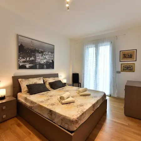 Caseospitali - Casa Kikka, Elegante Con Balcone In Nuovo Per 4 * Cernusco Sul Naviglio