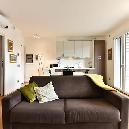 Caseospitali - Casa Kikka, Elegante Con Balcone In Nuovo Per 4 Appartamento *