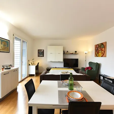Caseospitali - Casa Kikka, Elegante Con Balcone In Nuovo Per 4 * Cernusco sul Naviglio