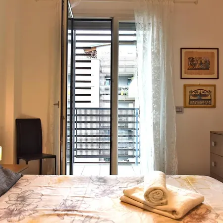 Caseospitali - Casa Kikka, Elegante Con Balcone In Nuovo Per 4 Apartman Cernusco sul Naviglio