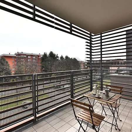 Caseospitali - Casa Kikka, Elegante Con Balcone In Nuovo Per 4 Apartman